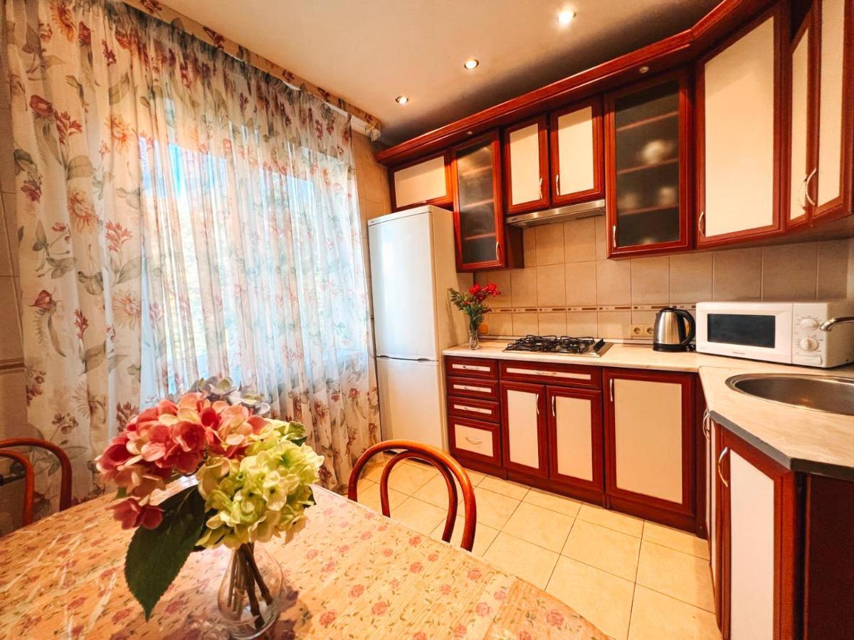 Apartments Near The Exhibition Centre Kiev Ngoại thất bức ảnh