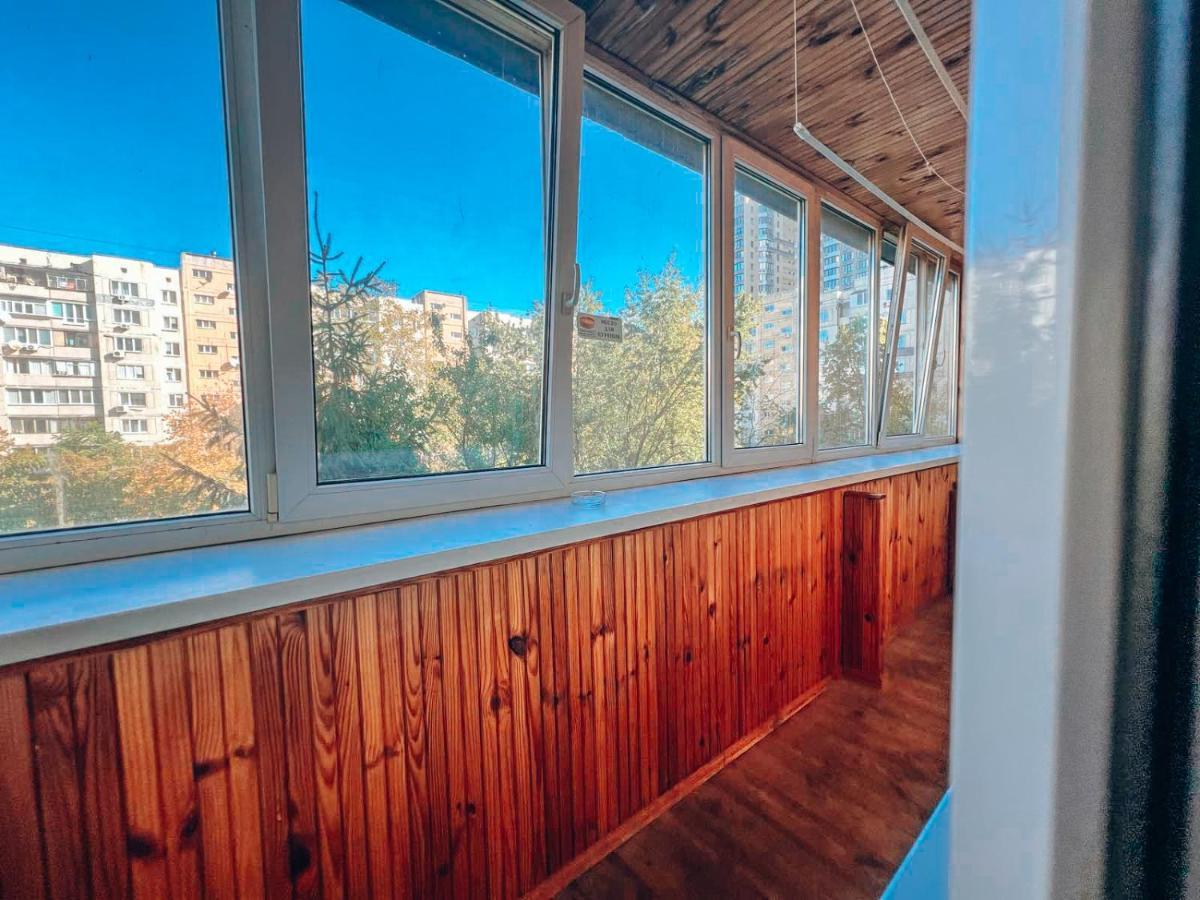 Apartments Near The Exhibition Centre Kiev Ngoại thất bức ảnh